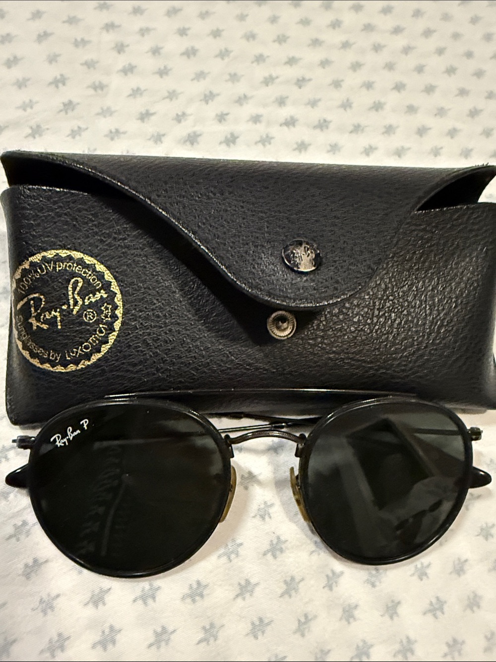 Ray-Ban Black Round Metal Sunglasses with Black Case
